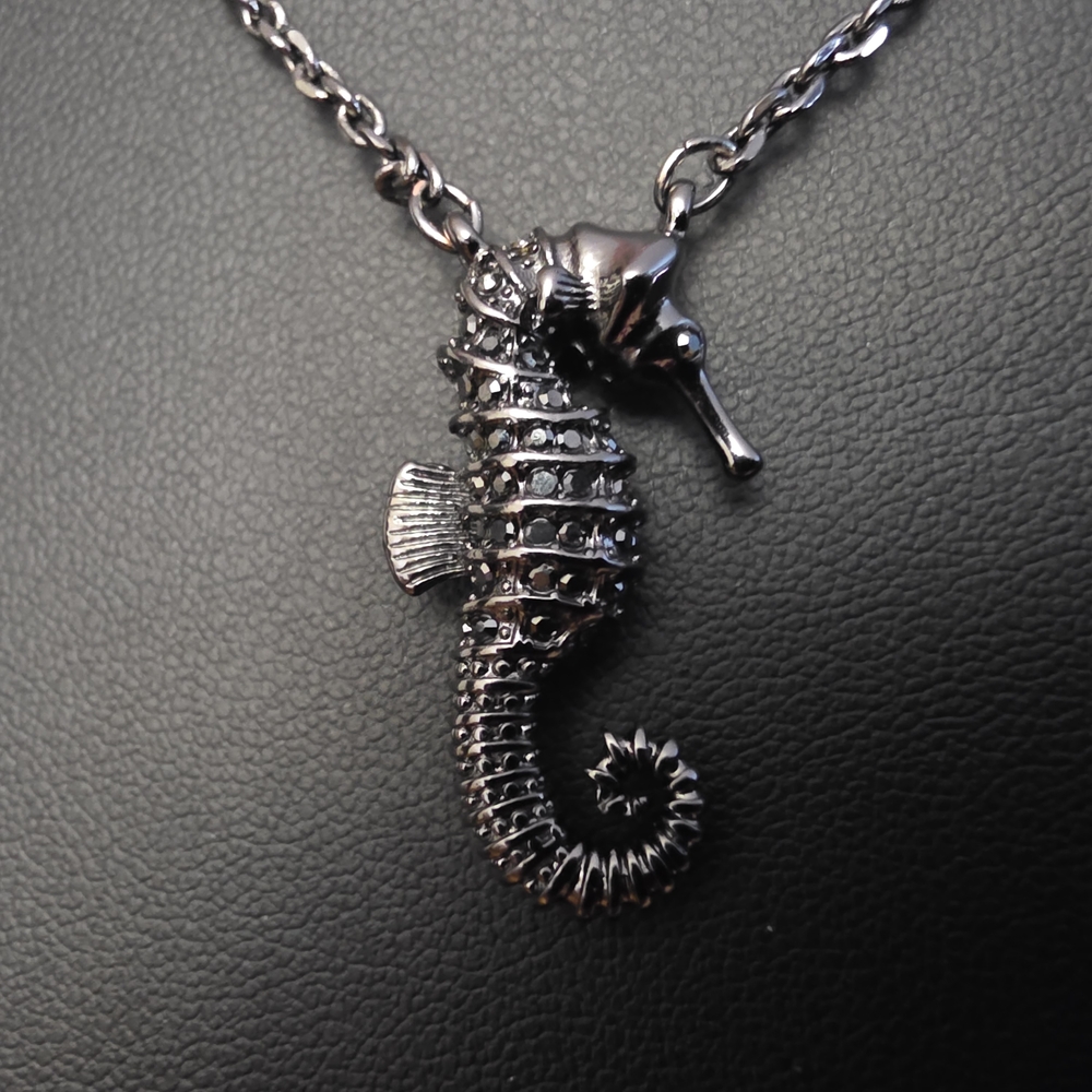 Elegant Silver Seahorse Pendant Necklace